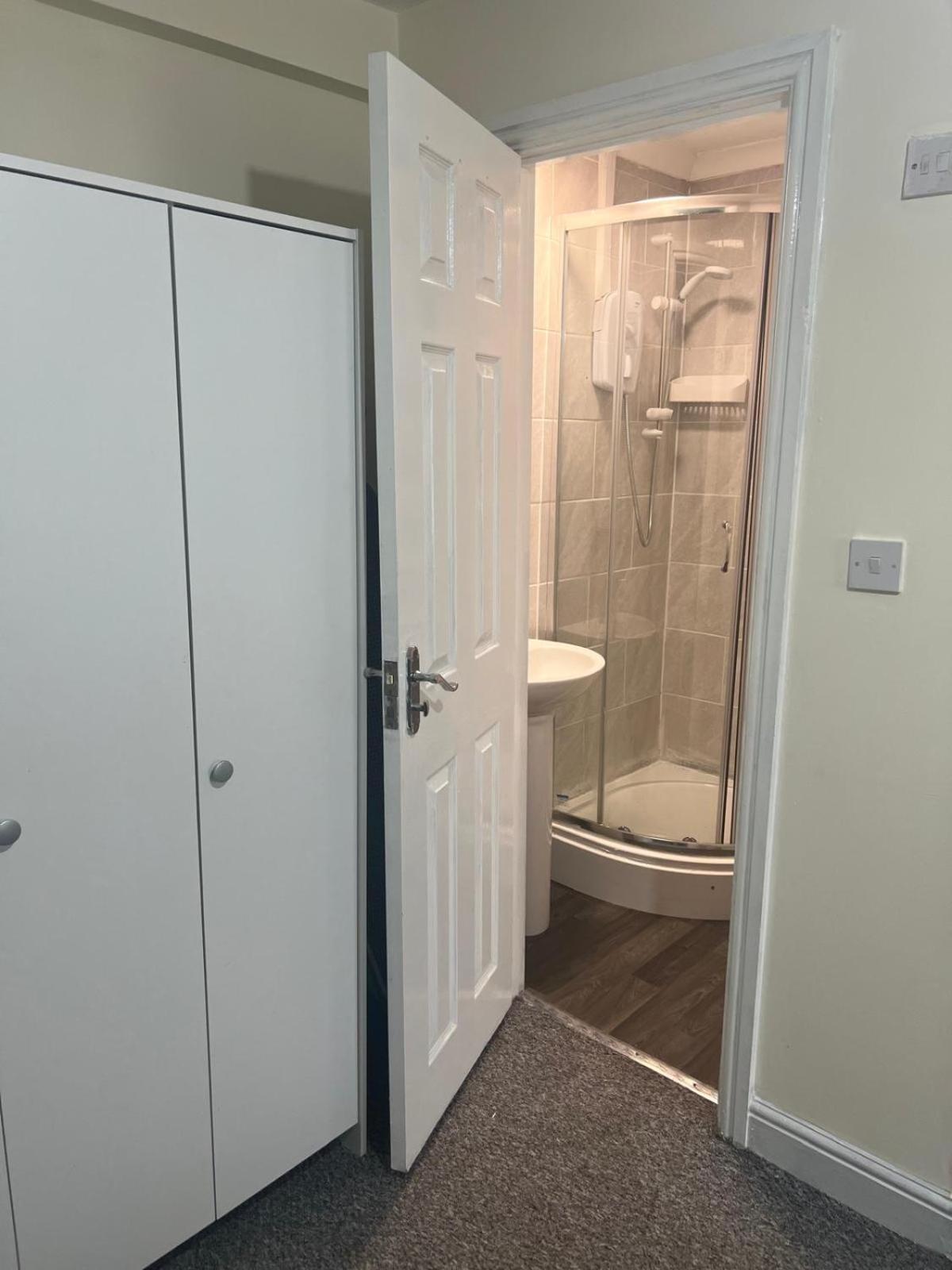 Studio Flat 7 With Private Shower & Wc 호텔 노팅엄 외부 사진